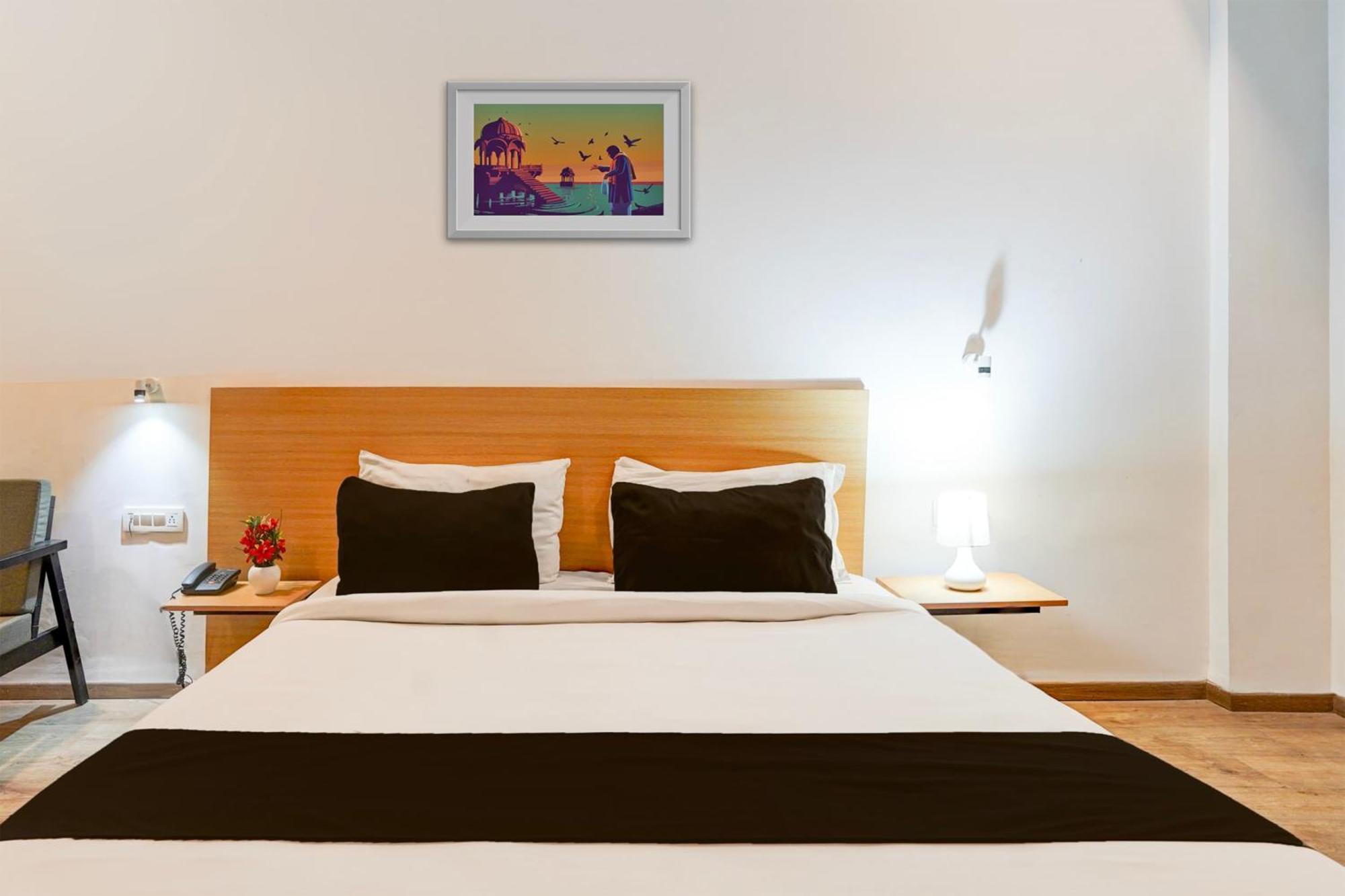 Super Townhouse Gomti Nagar Matiyari Hotell Chinhat Exteriör bild