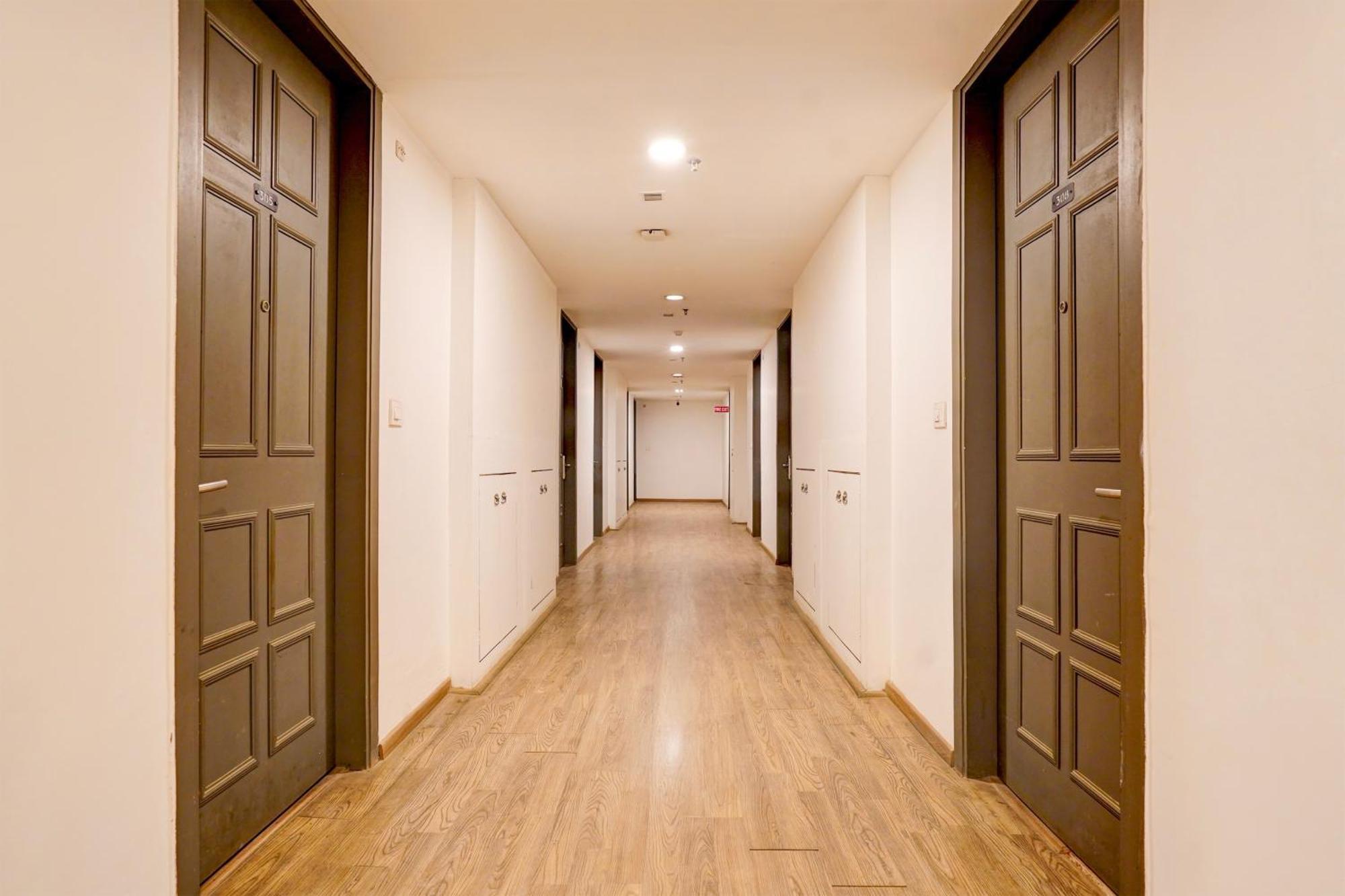 Super Townhouse Gomti Nagar Matiyari Hotell Chinhat Exteriör bild